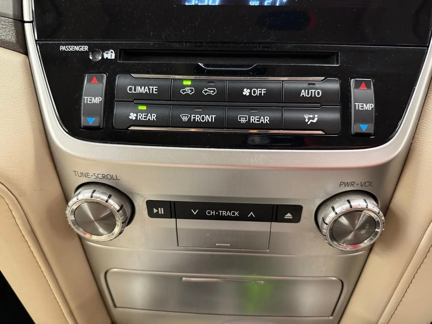 2018 Toyota Landcruiser Gallery Image 47