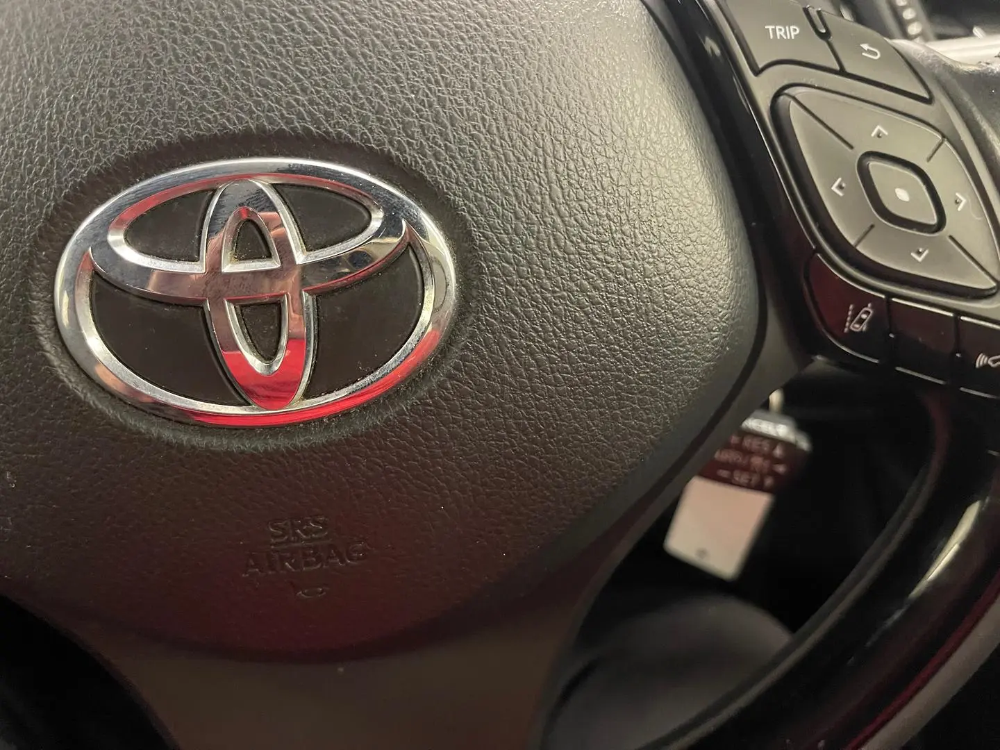 2020 Toyota C-HR Gallery Image 28