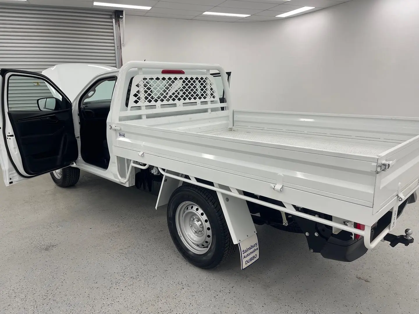 2024 Isuzu D-MAX Gallery Image 10