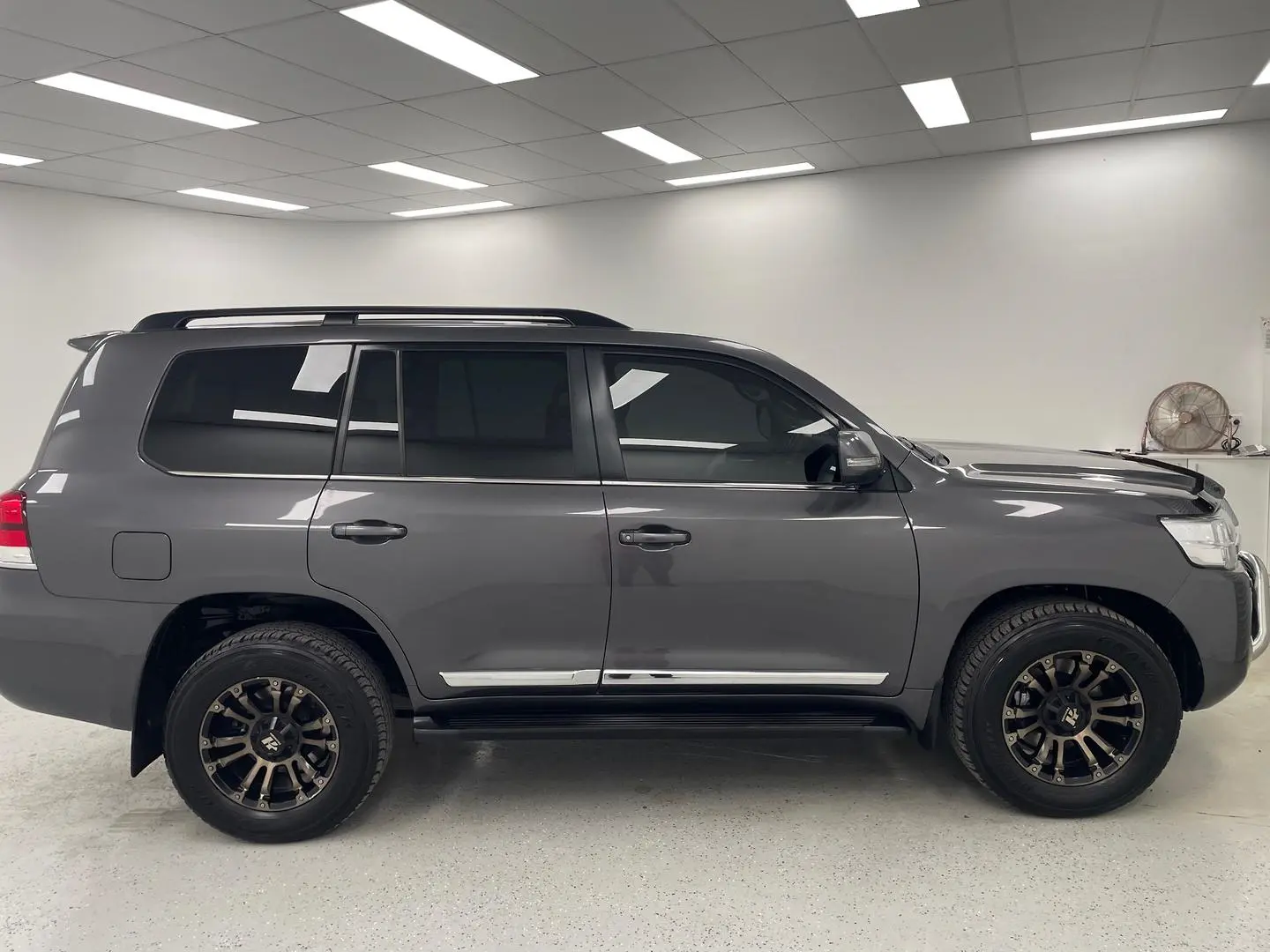 2020 Toyota Landcruiser Gallery Image 2