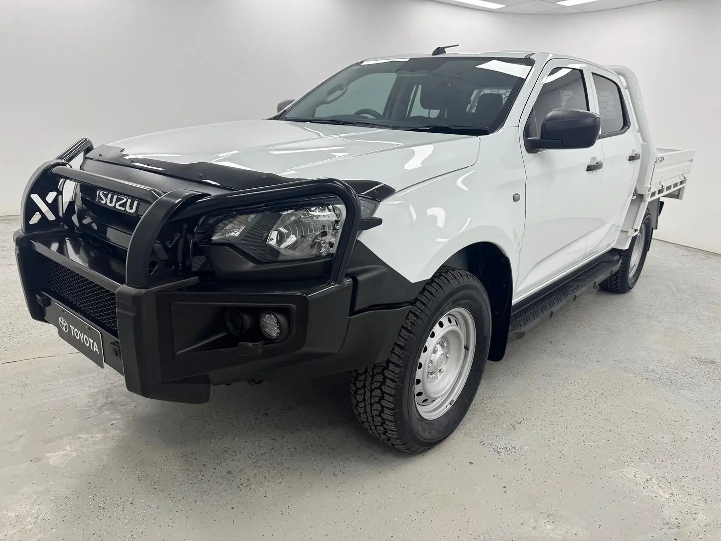 2024 Isuzu D-MAX Gallery Image 6