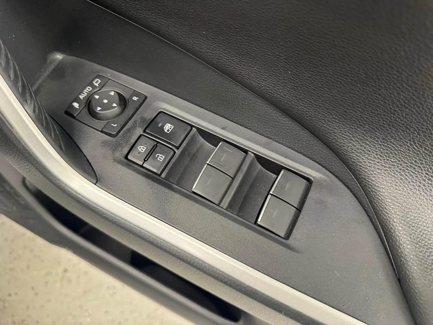 2023 Toyota RAV4 Gallery Image 16