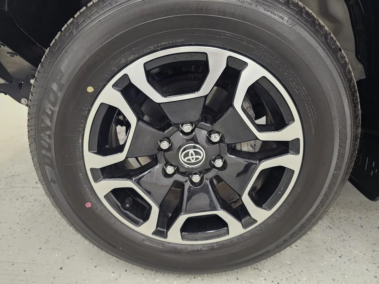 2023 Toyota Hilux Gallery Image 9