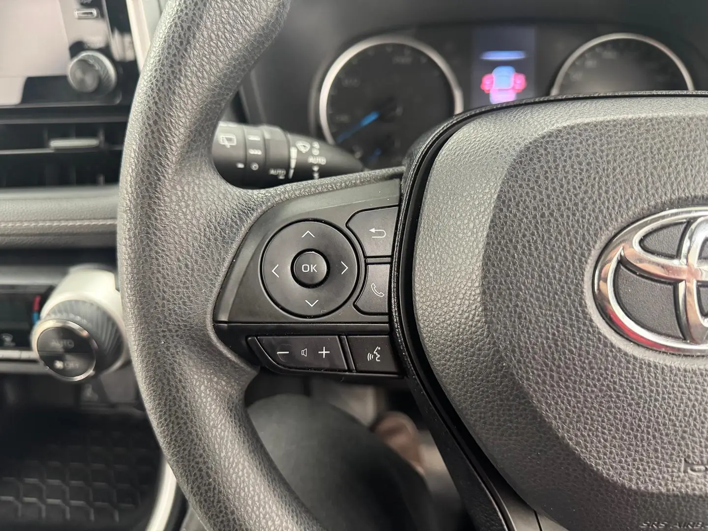2019 Toyota RAV4 Gallery Image 17