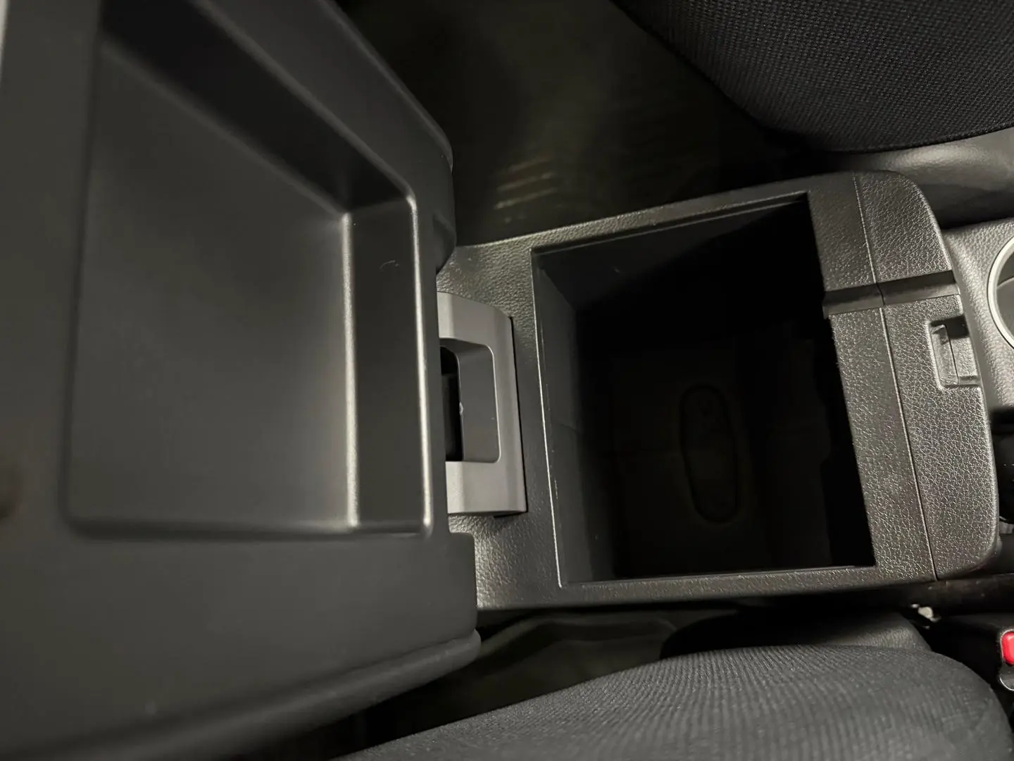 2021 Mitsubishi Triton Gallery Image 38