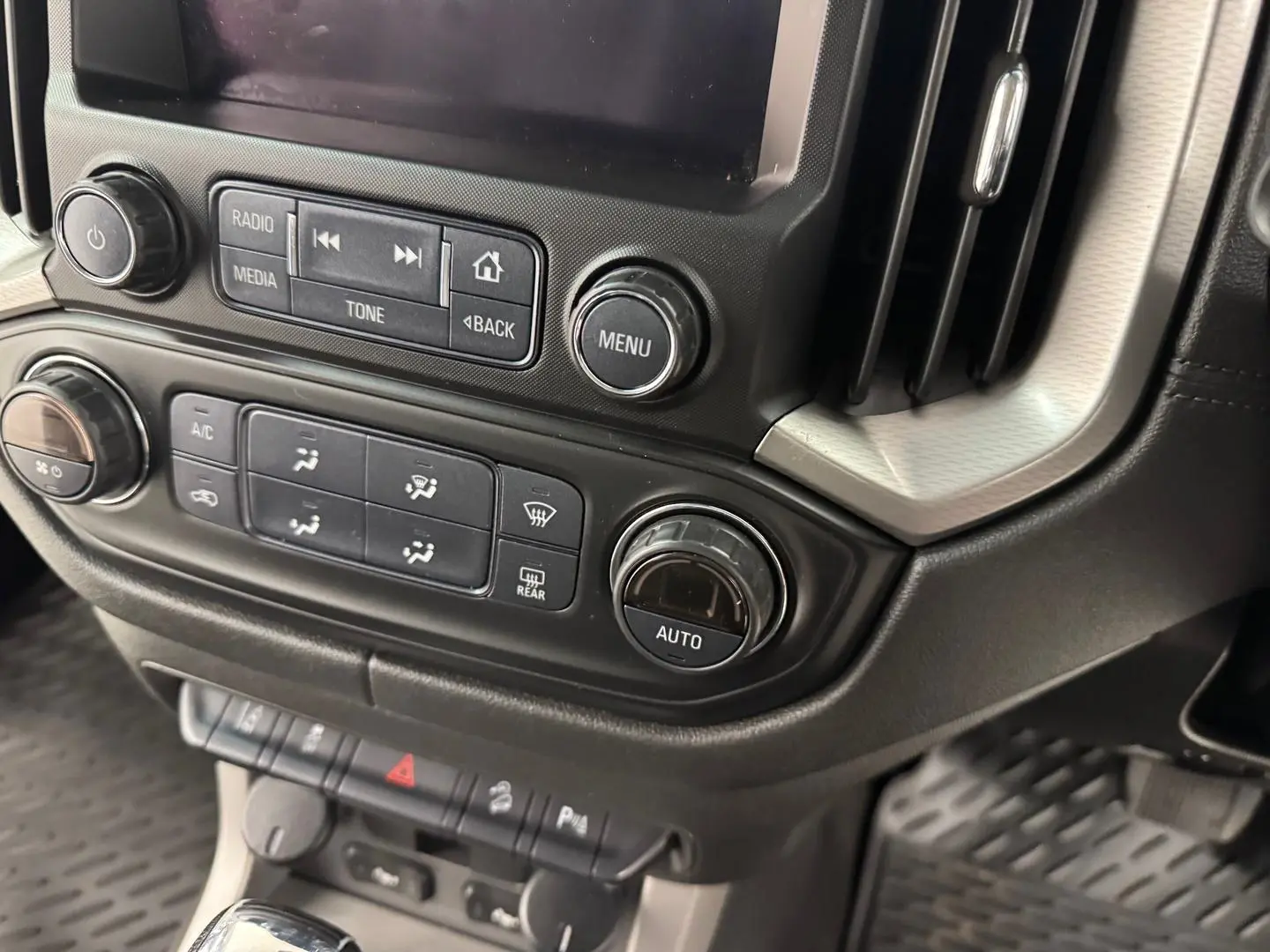 2017 Holden Colorado Gallery Image 25