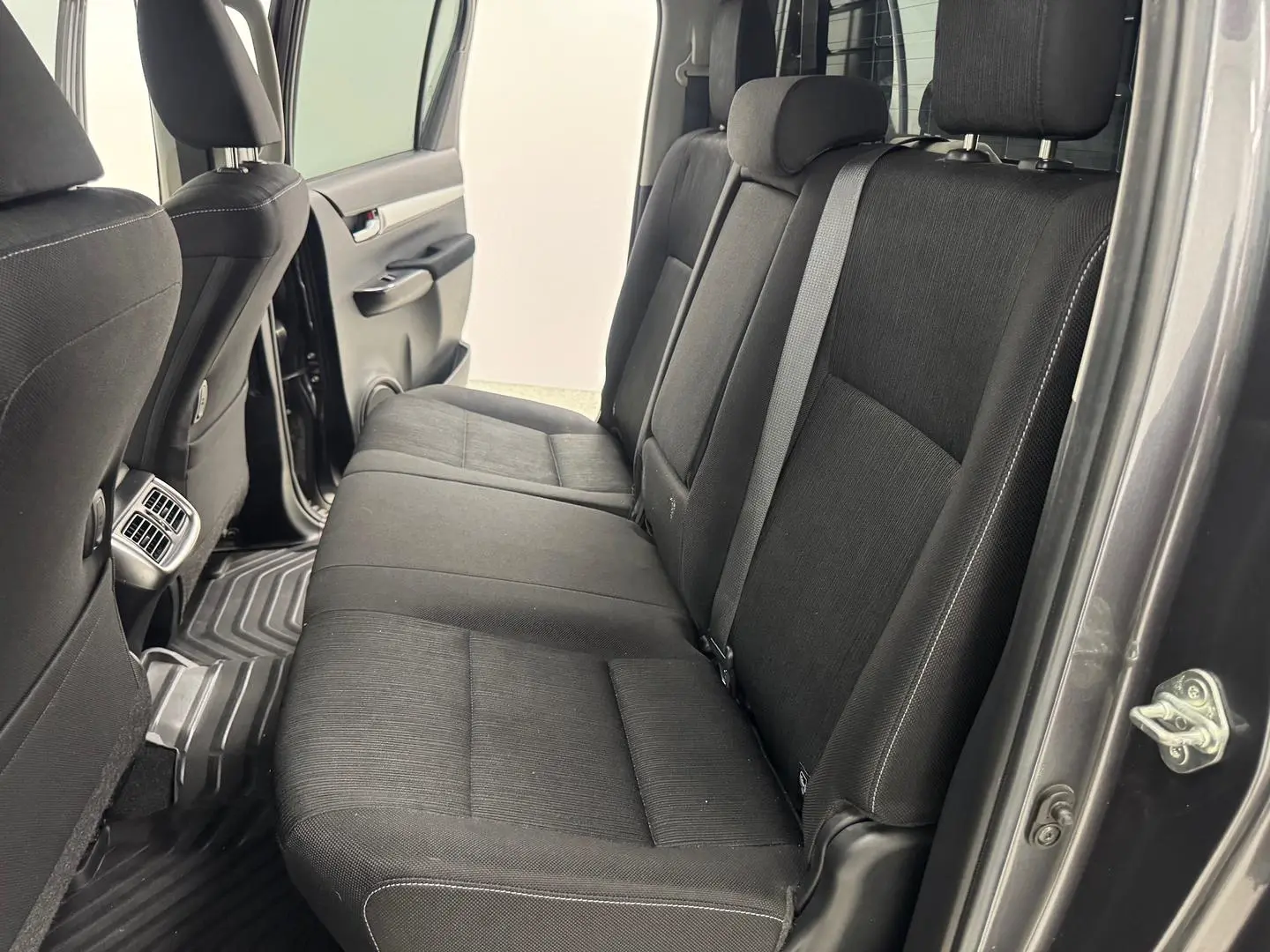 2020 Toyota Hilux Gallery Image 32