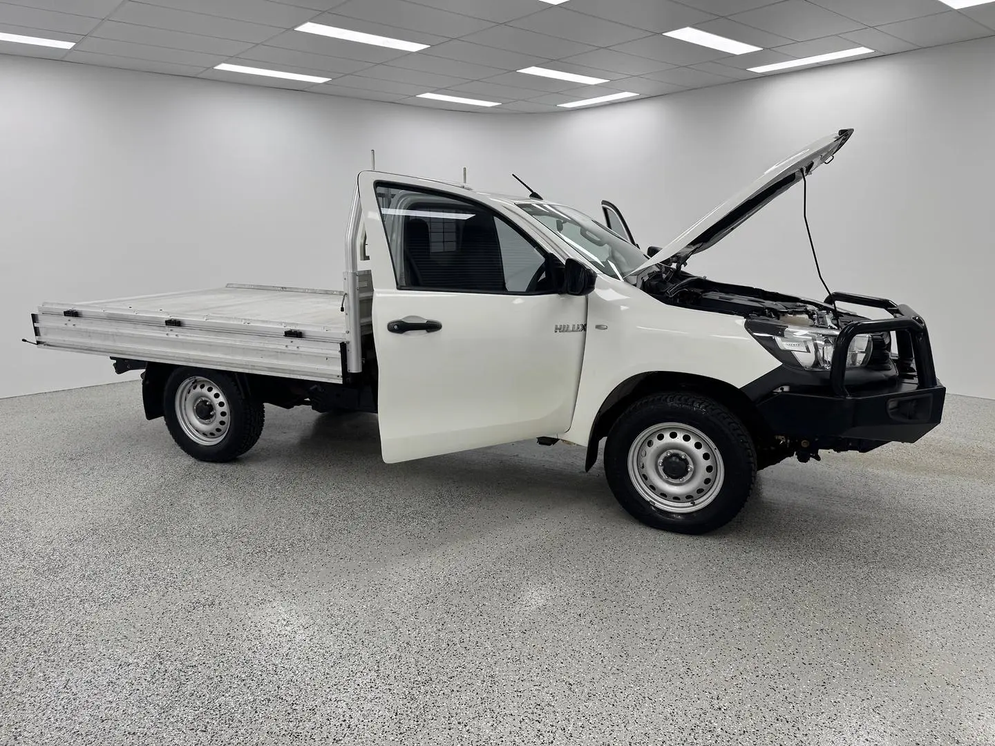 2020 Toyota Hilux Gallery Image 8