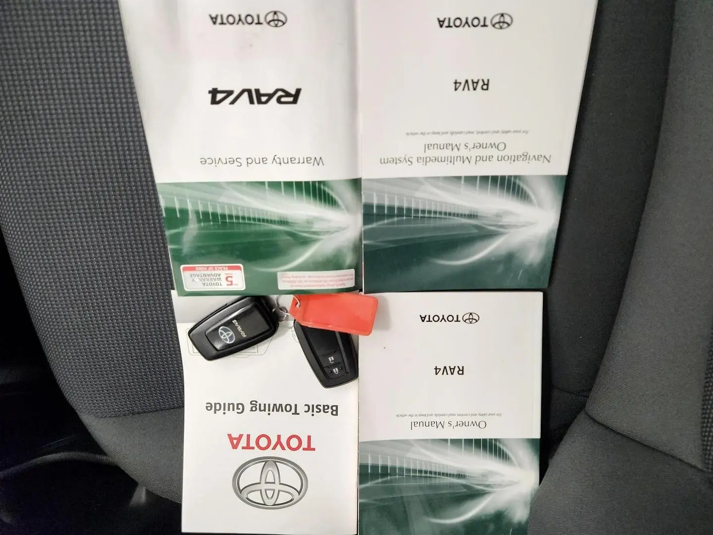 2019 Toyota RAV4 Gallery Image 35
