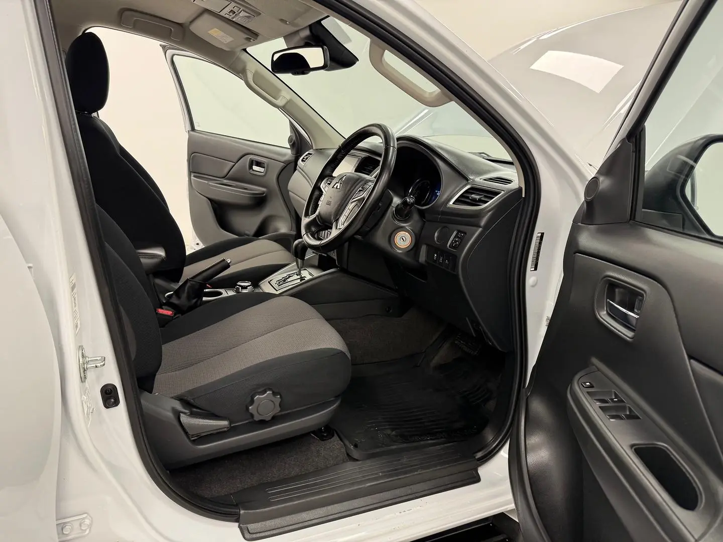 2021 Mitsubishi Triton Gallery Image 21