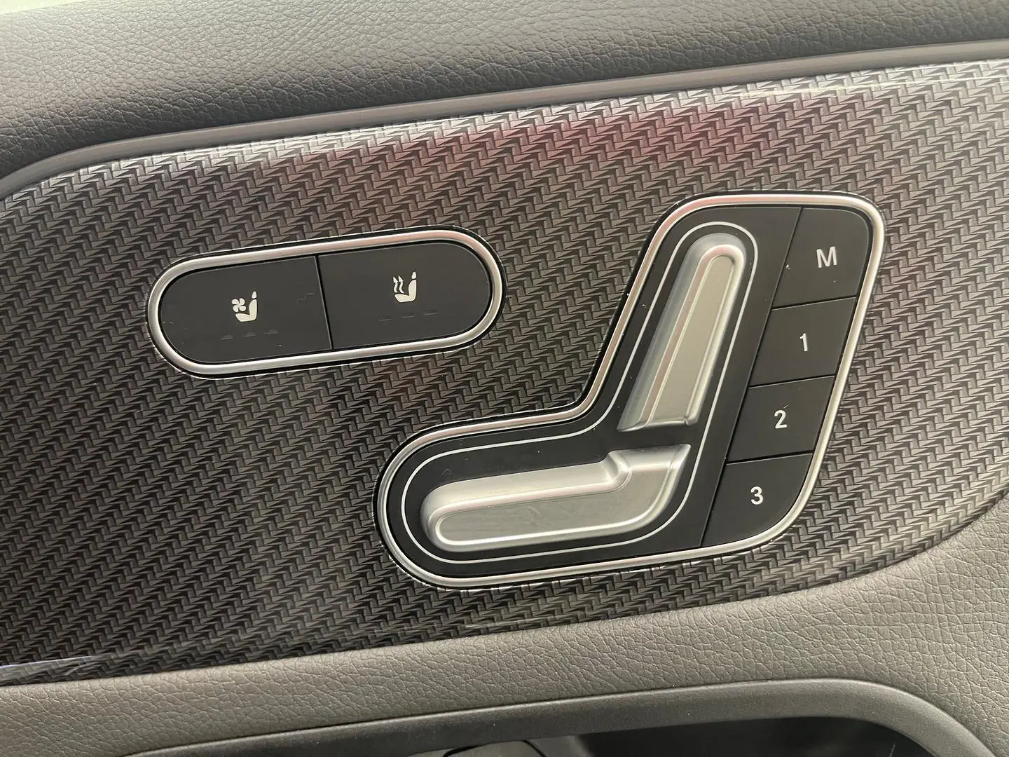 2020 Mercedes-Benz GLA-Class Gallery Image 21