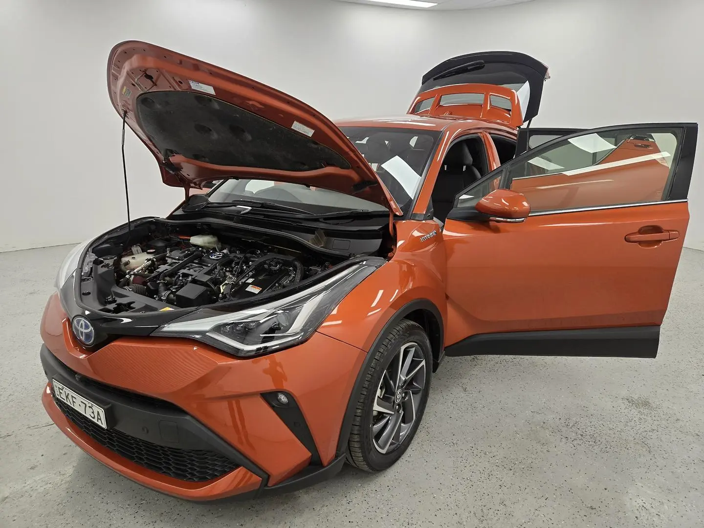 2019 Toyota C-Hr Gallery Image 16