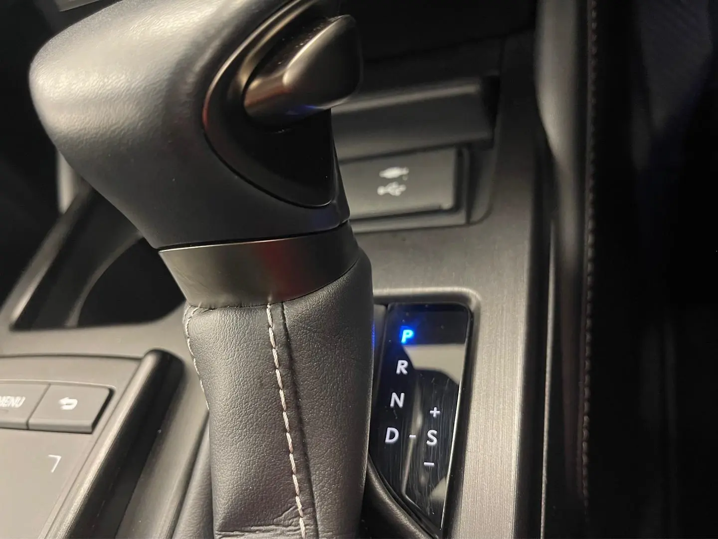 2021 Lexus ES Gallery Image 28