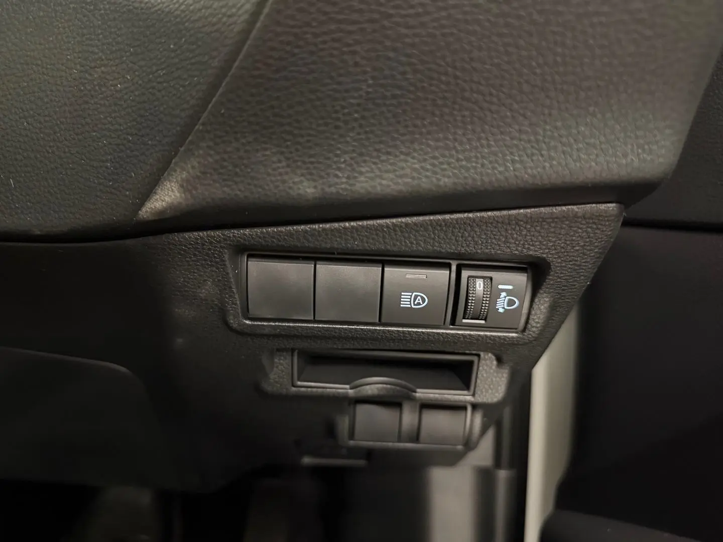 2025 Toyota Corolla Cross Gallery Image 30