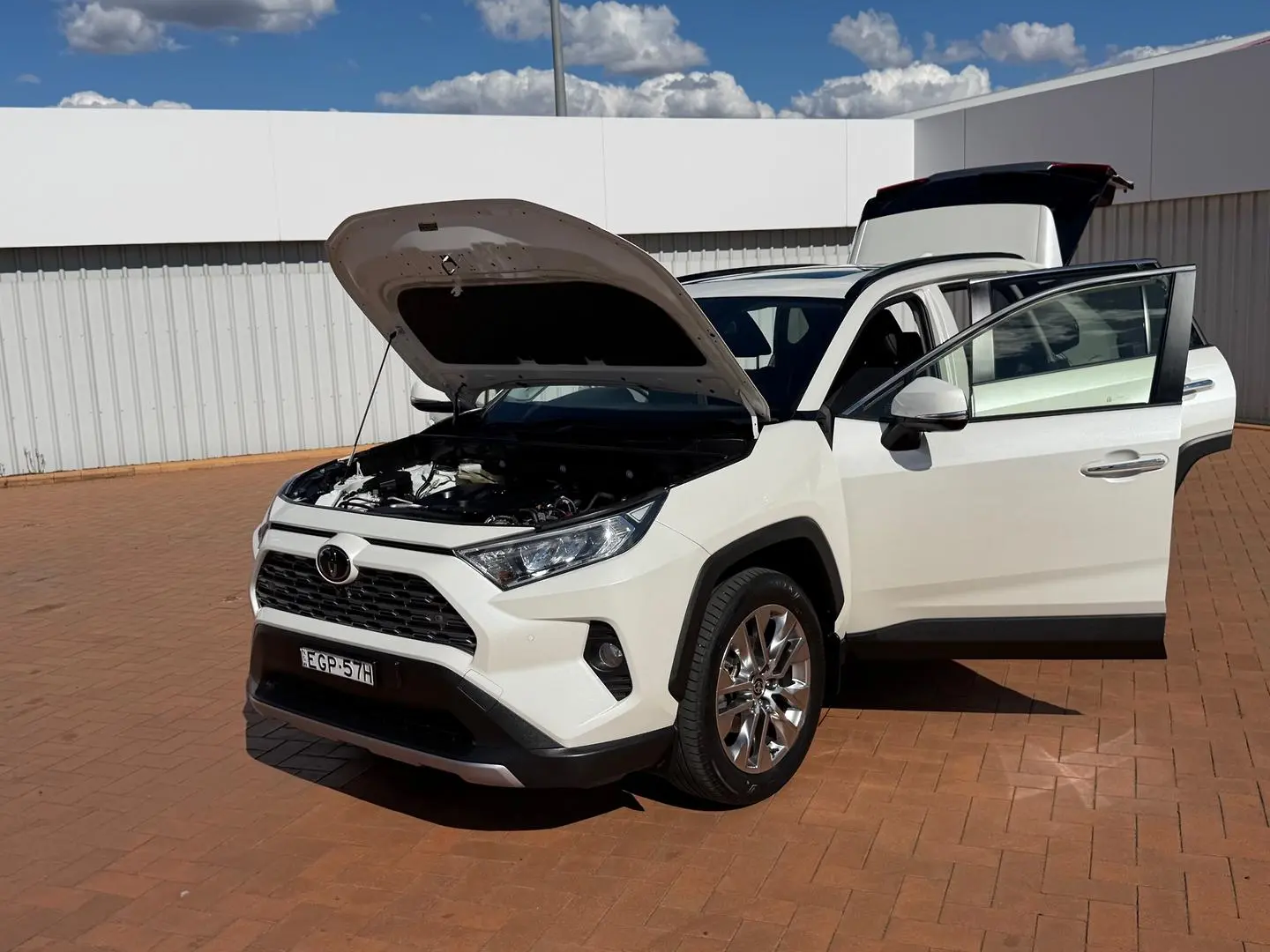 2020 Toyota RAV4 Gallery Image 13