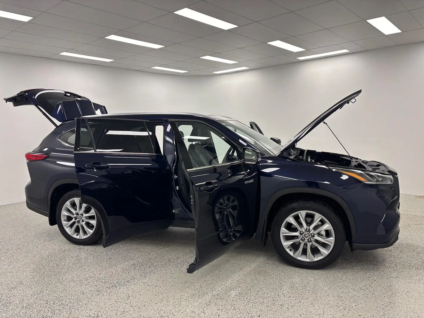 2022 Toyota Kluger Gallery Image 9