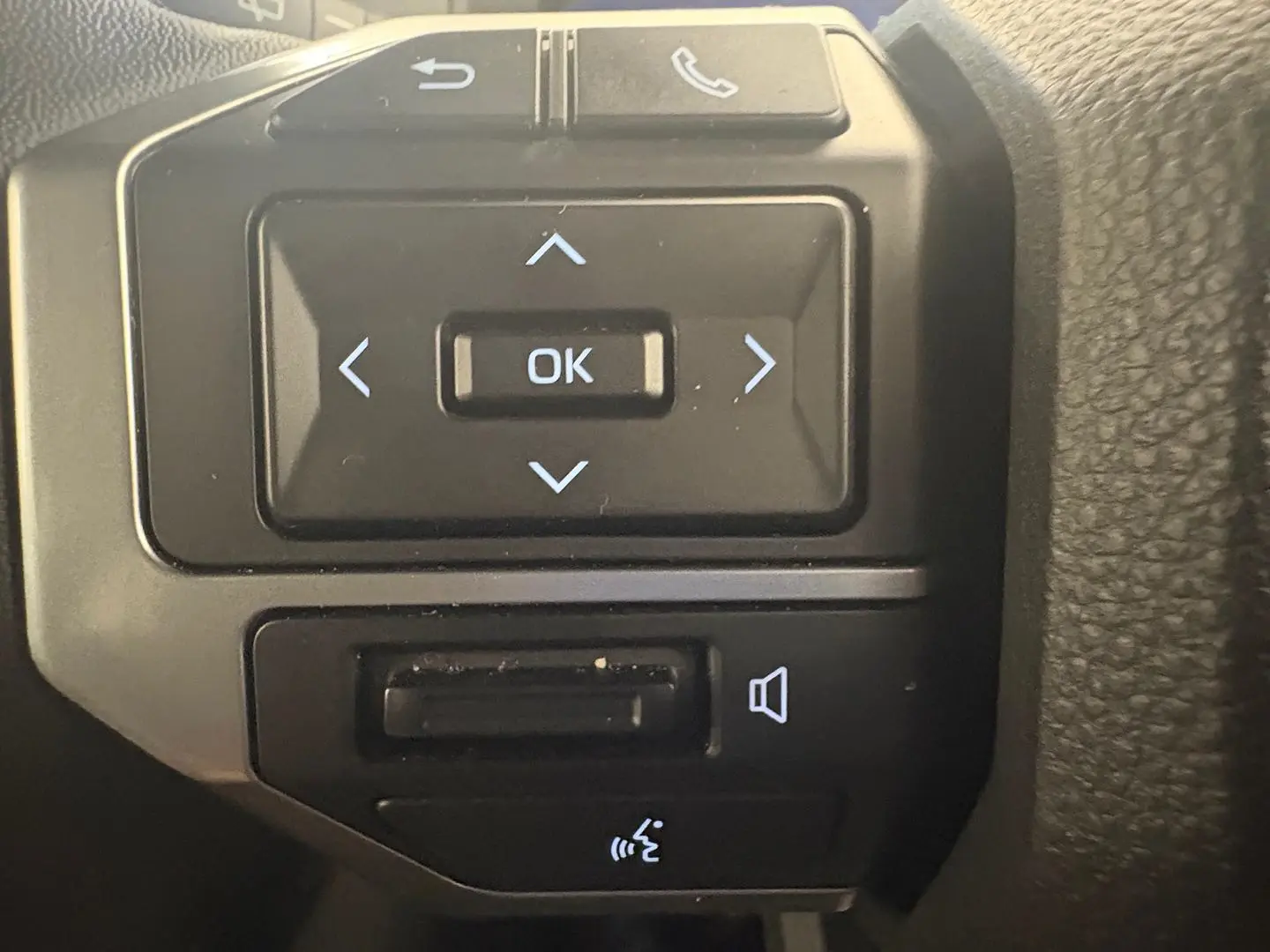 2025 Toyota Landcruiser Prado Gallery Image 31