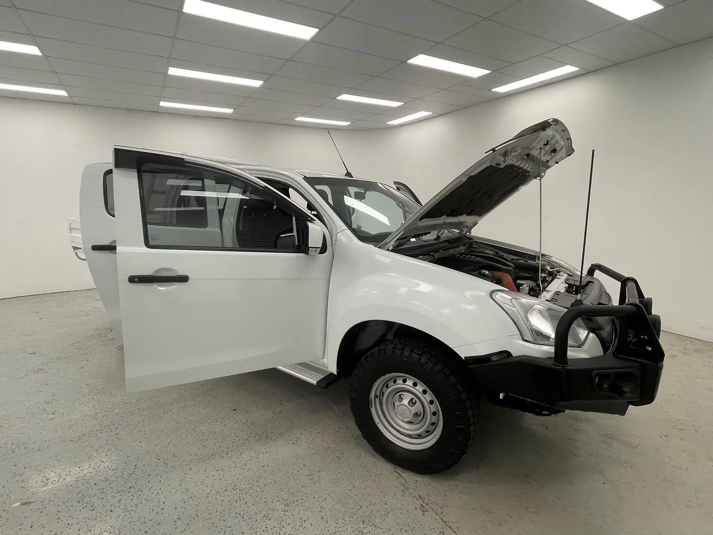 2019 Isuzu D-Max Gallery Image 10