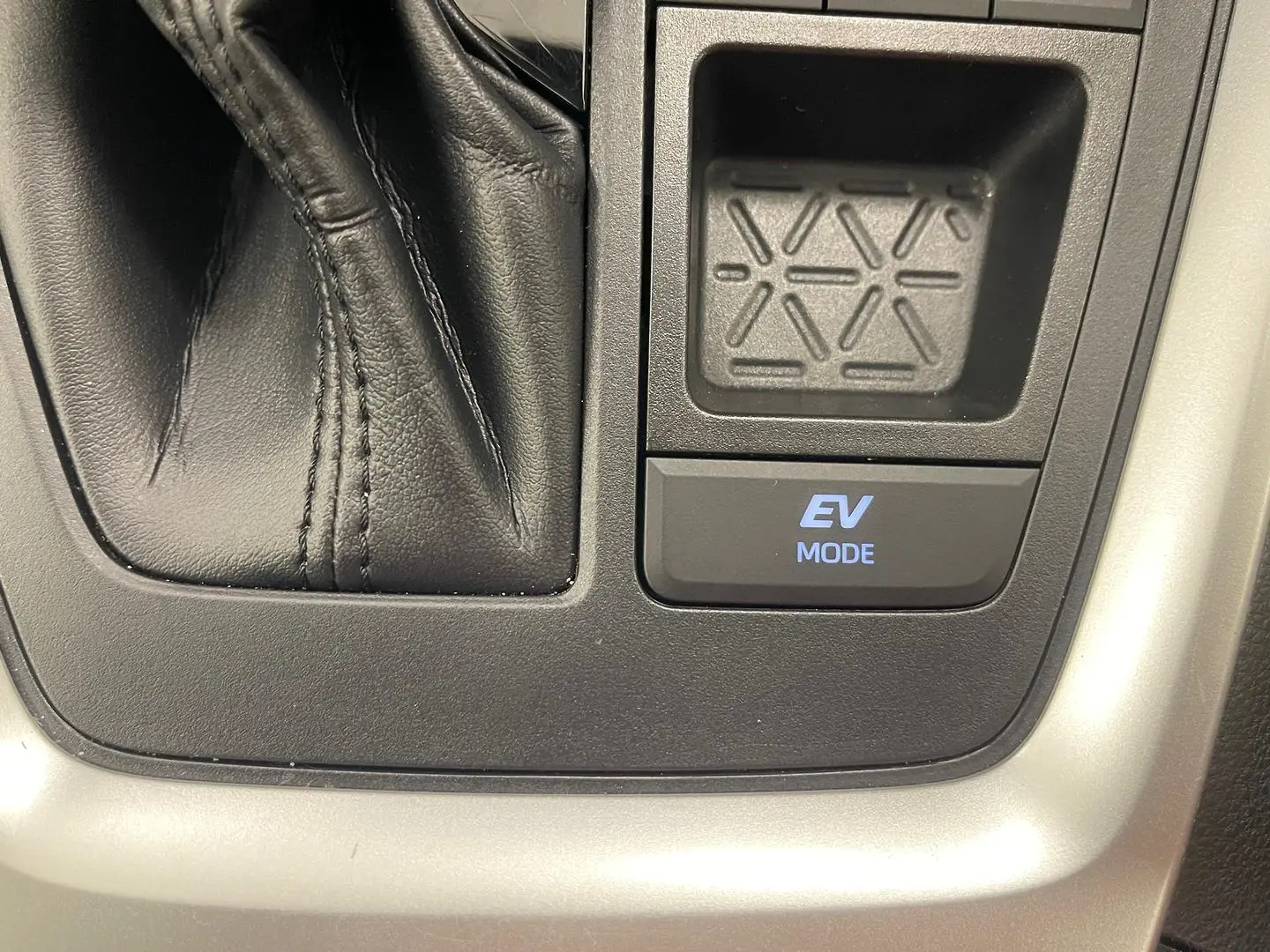 2022 Toyota RAV4 Gallery Image 29