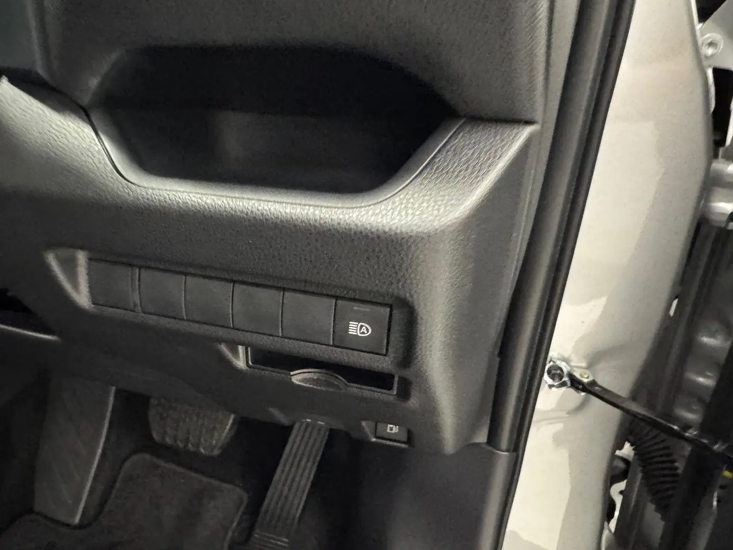 2024 Toyota RAV4 Gallery Image 21
