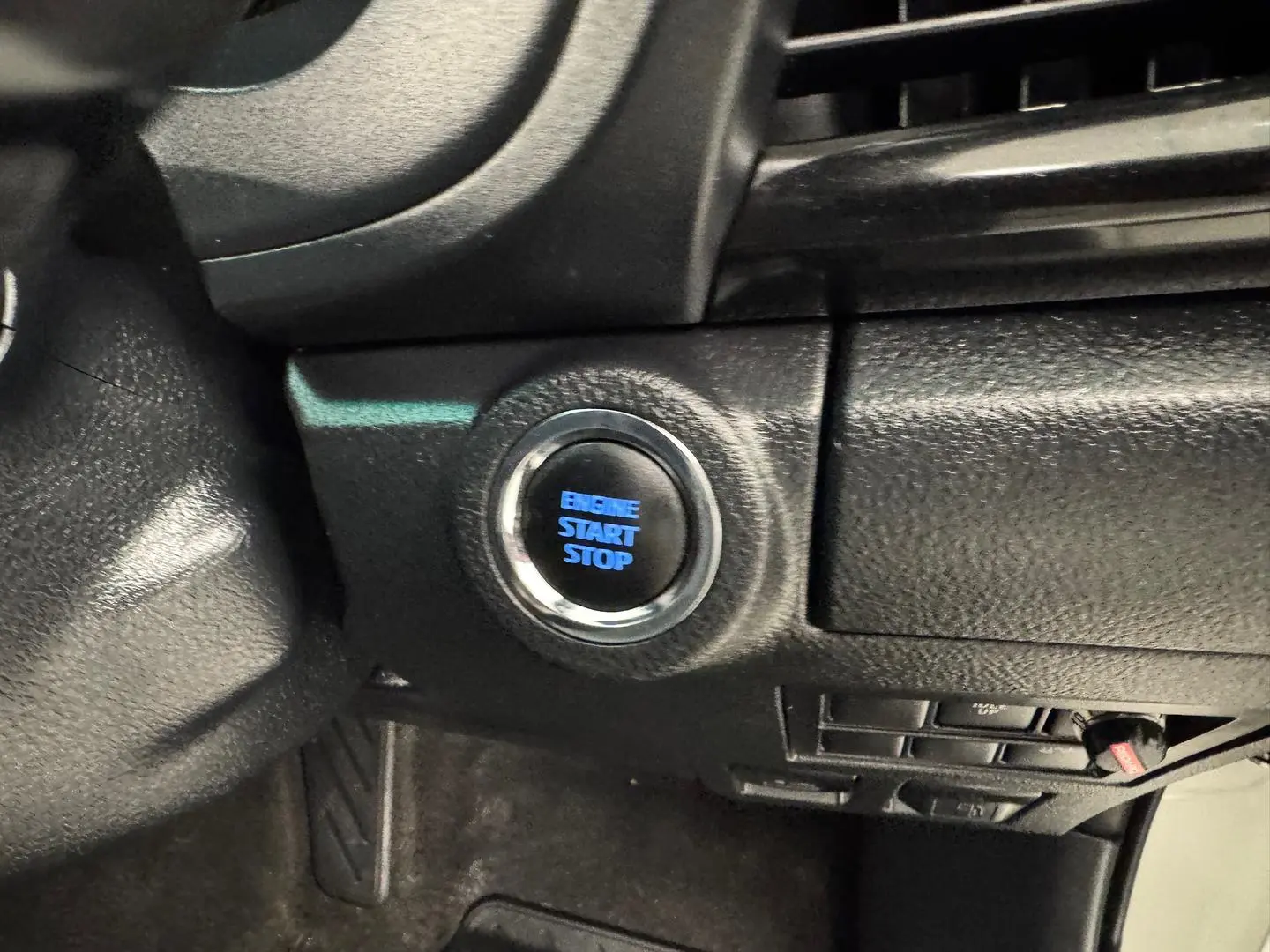 2019 Toyota Hilux Gallery Image 18