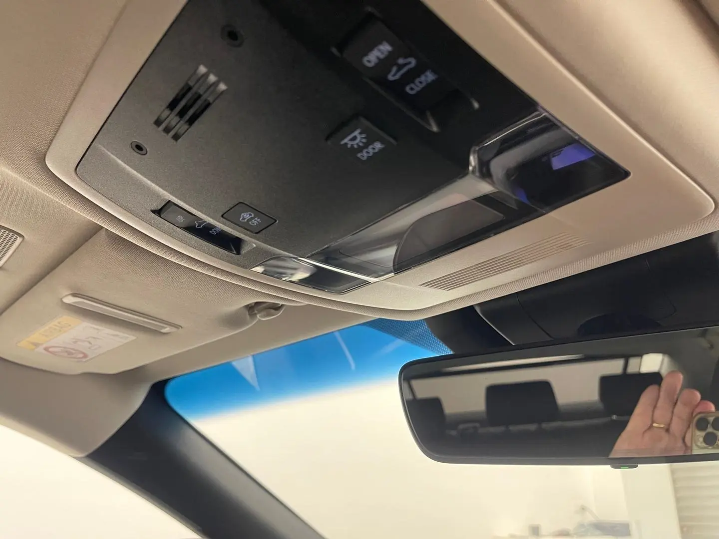 2021 Lexus ES Gallery Image 32