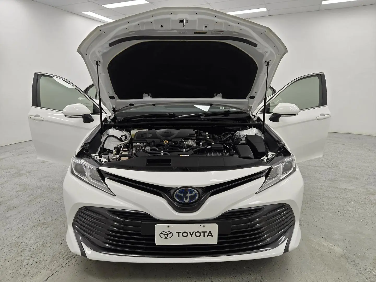 2019 Toyota Camry Gallery Image 15
