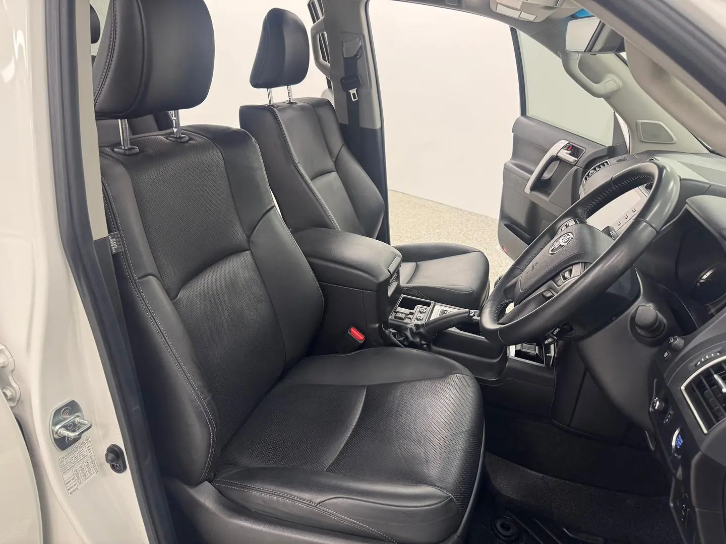 2024 Toyota Landcruiser Prado Gallery Image 25