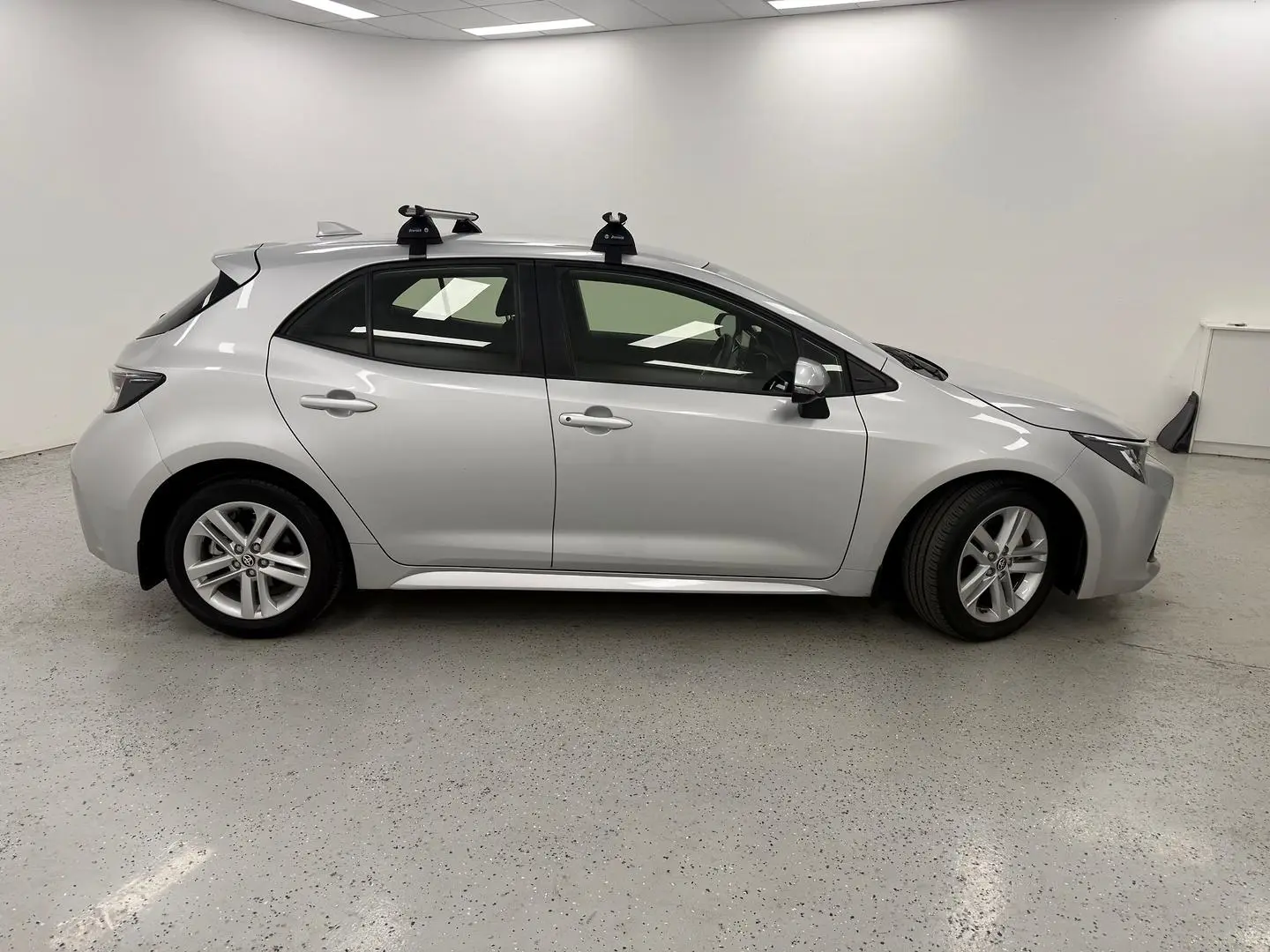 2021 Toyota Corolla Gallery Image 2