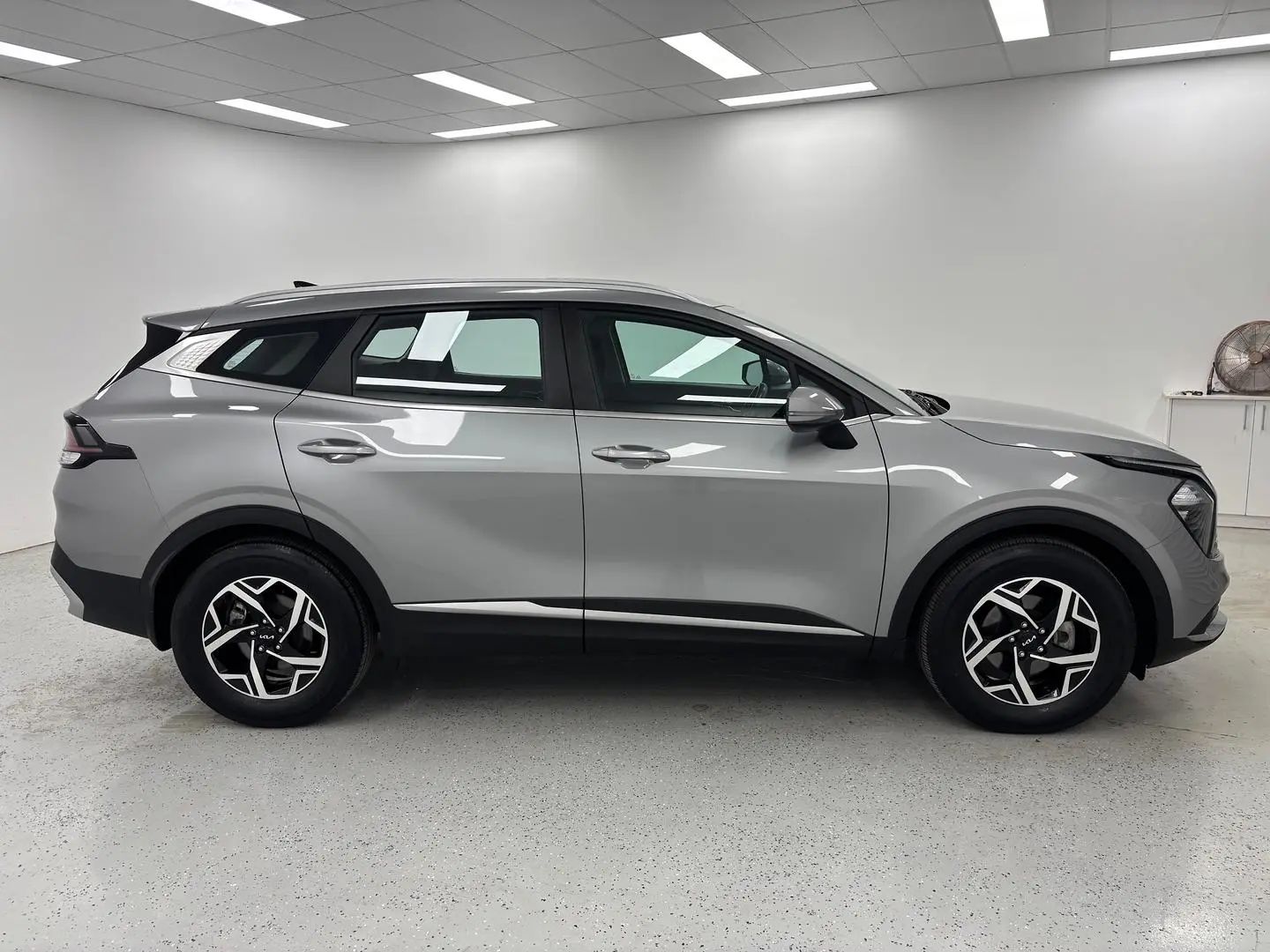 2023 Kia Sportage Gallery Image 2