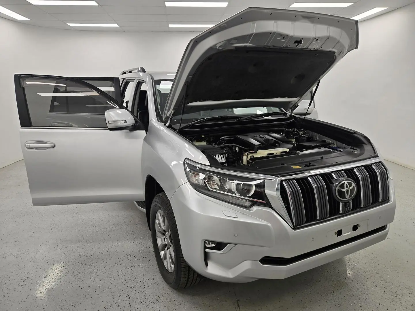 2018 Toyota Landcruiser Prado Image 8