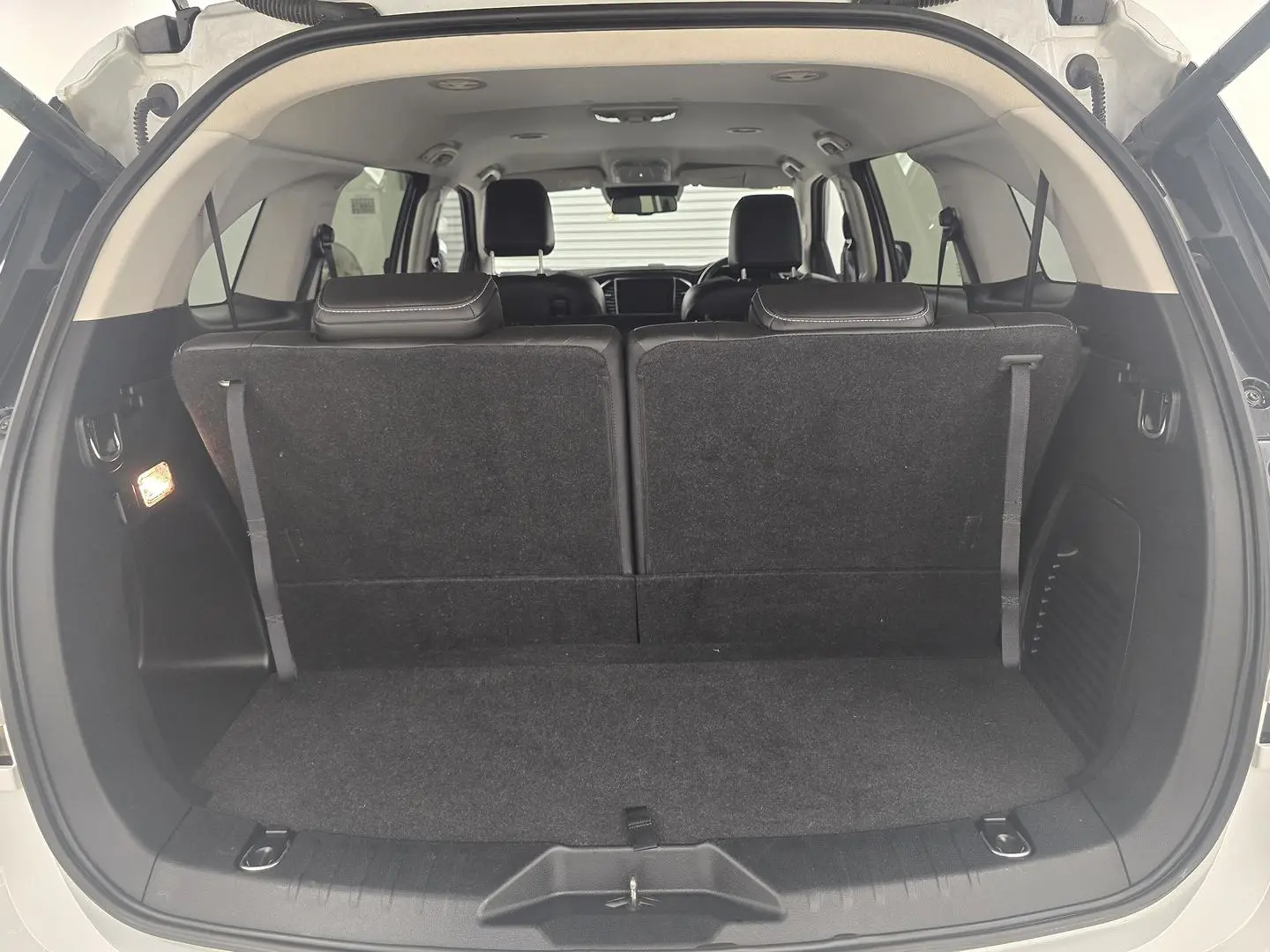 2023 Isuzu MU-X Gallery Image 30