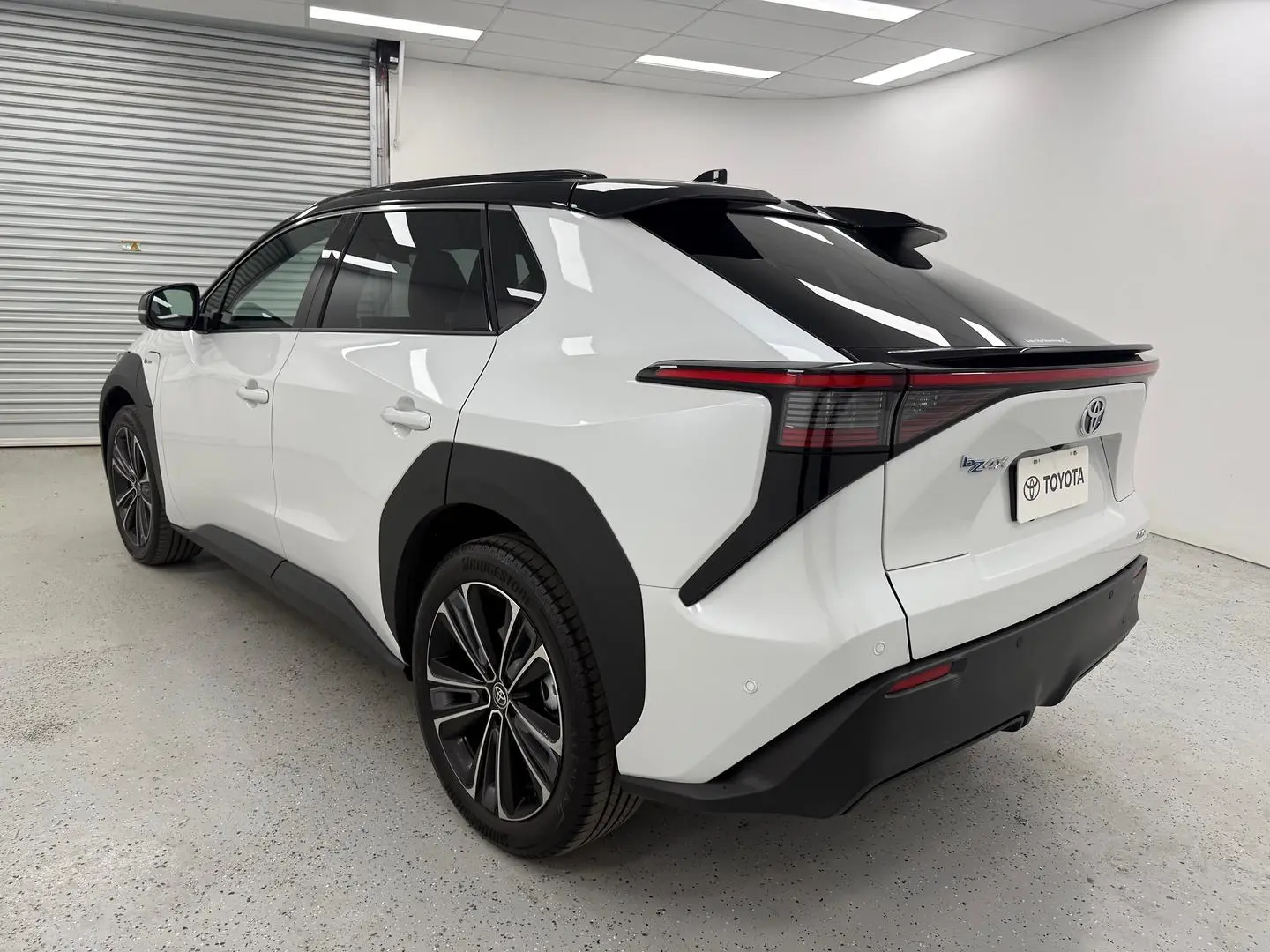 2025 Toyota bZ4X Gallery Image 5