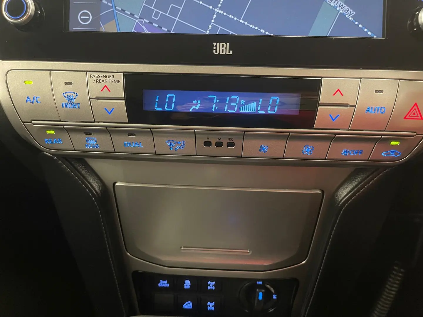 2022 Toyota Landcruiser Prado Gallery Image 29