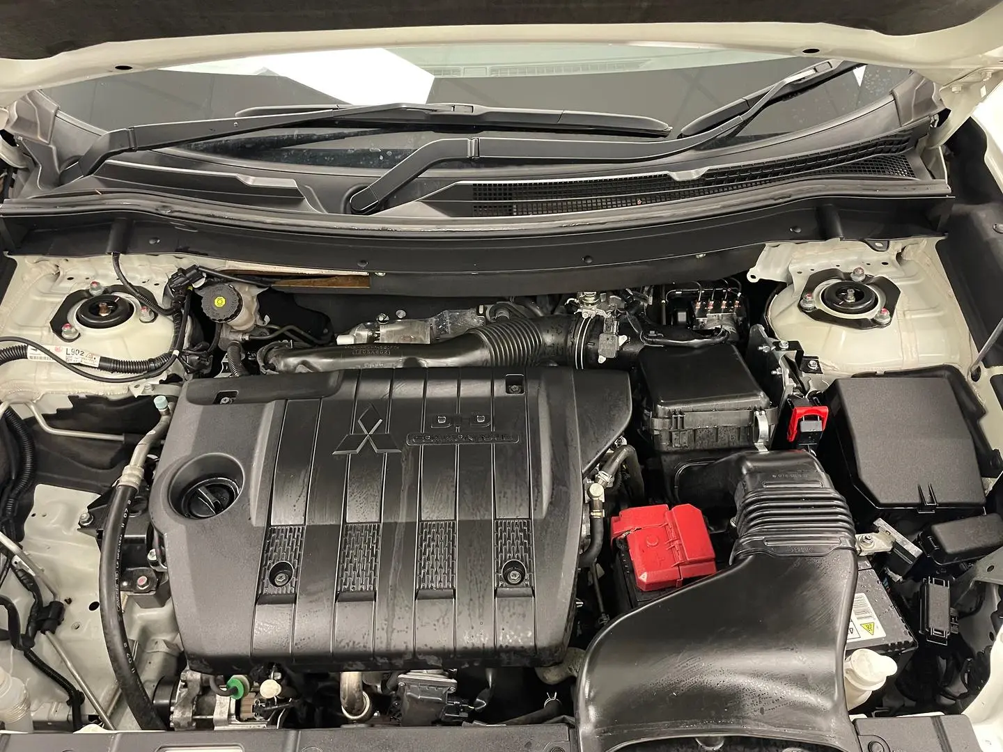 2019 Mitsubishi Outlander Gallery Image 16