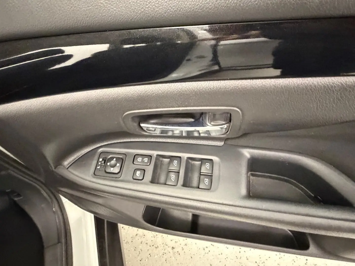 2020 Mitsubishi Outlander Gallery Image 24