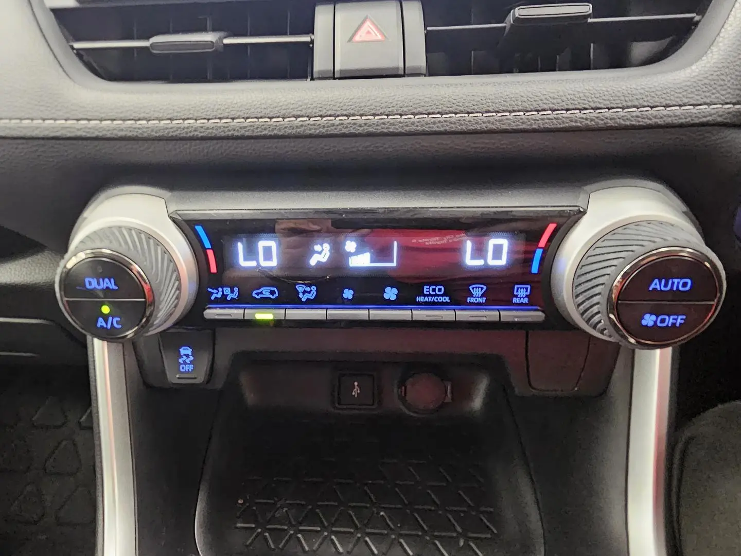 2022 Toyota RAV4 Gallery Image 32