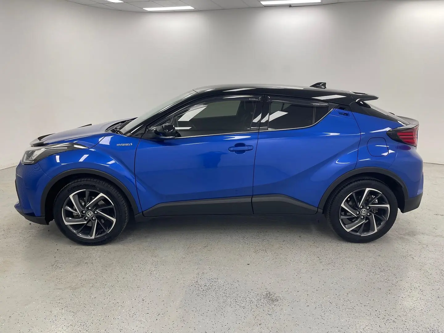 2021 Toyota C-HR Gallery Image 6