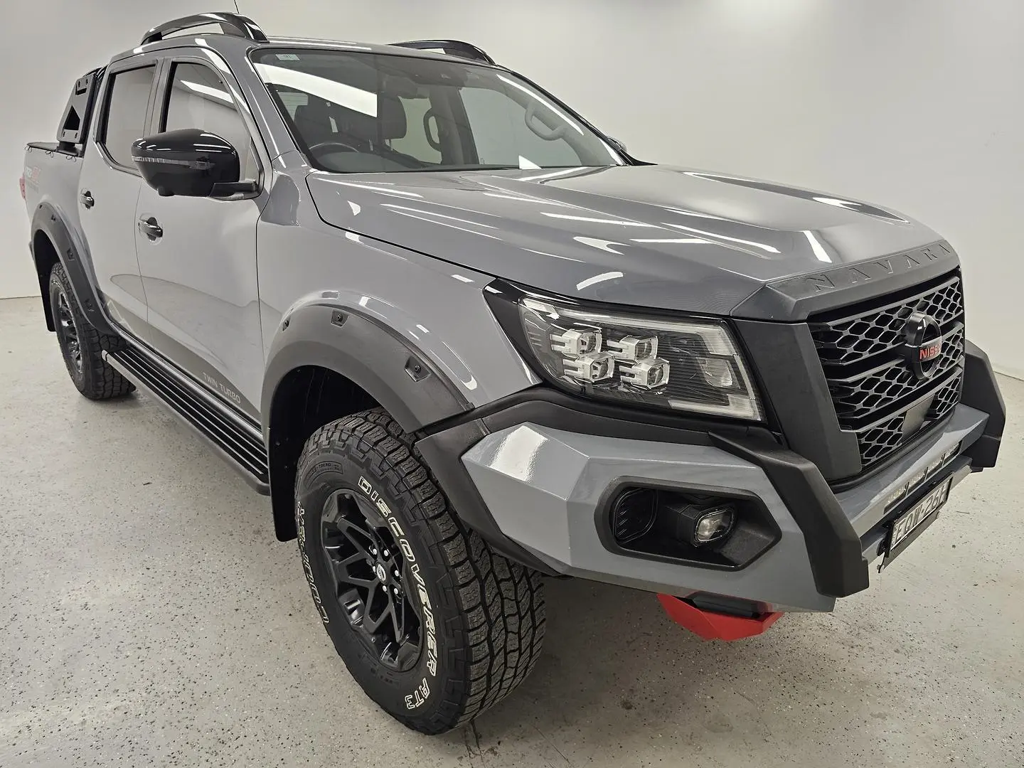 2021 Nissan Navara Gallery Image 1