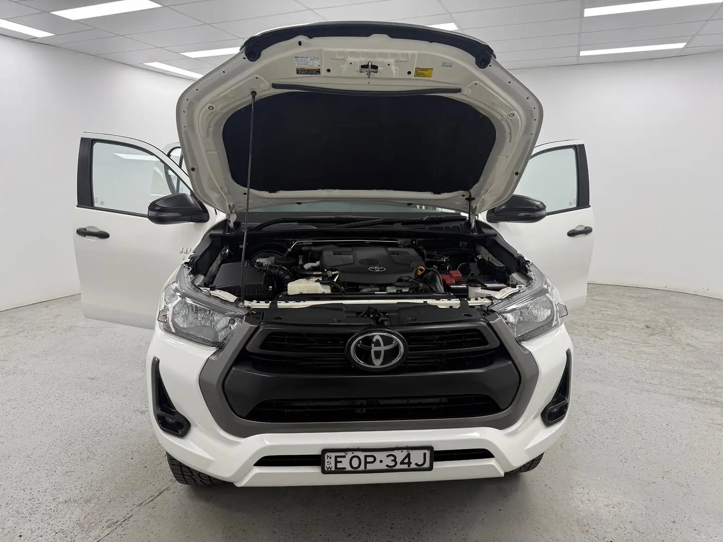 2021 Toyota Hilux Gallery Image 24