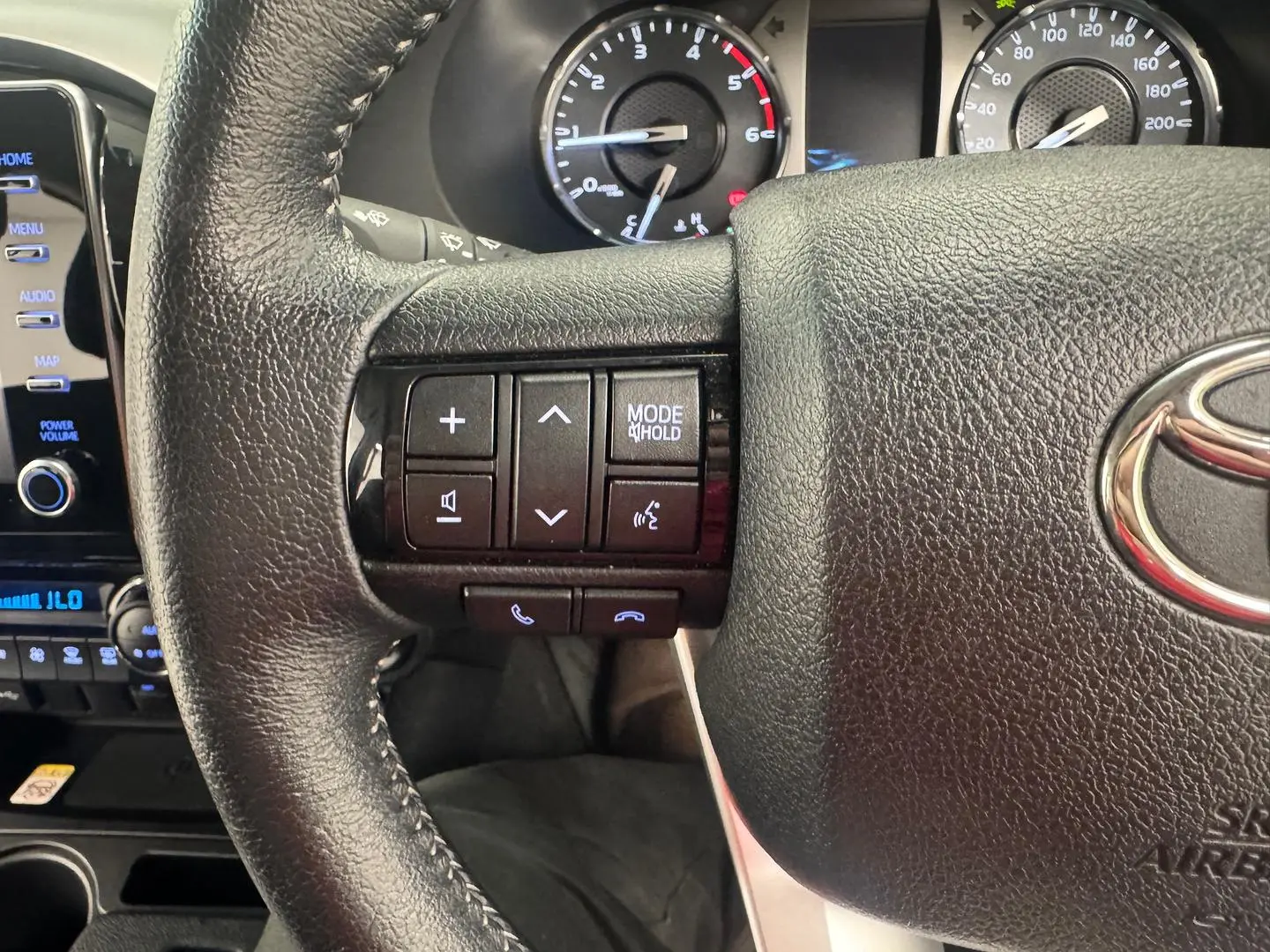 2025 Toyota Hilux Gallery Image 18