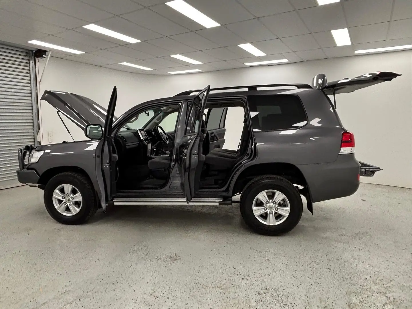 2017 Toyota Landcruiser Gallery Image 13