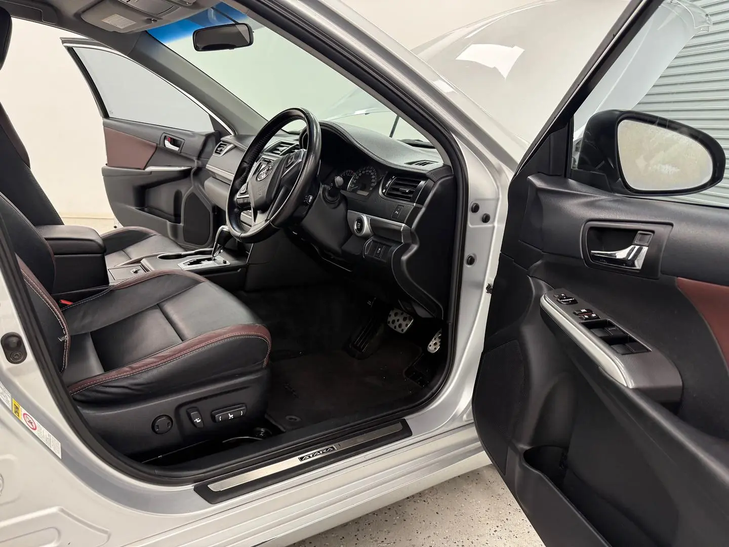 2015 Toyota Camry Gallery Image 21