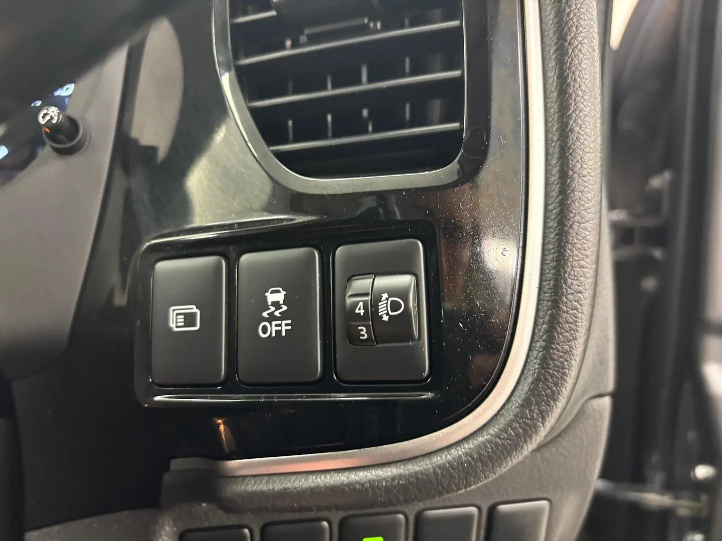 2017 Mitsubishi Outlander Gallery Image 24