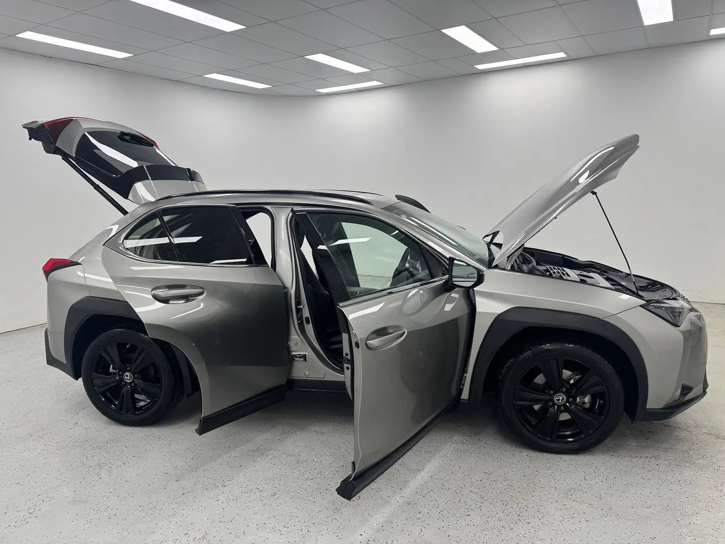 2021 Lexus UX Gallery Image 8
