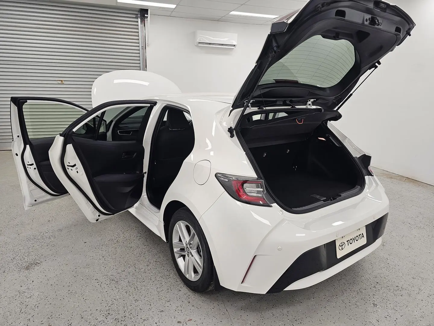 2019 Toyota Corolla Gallery Image 16