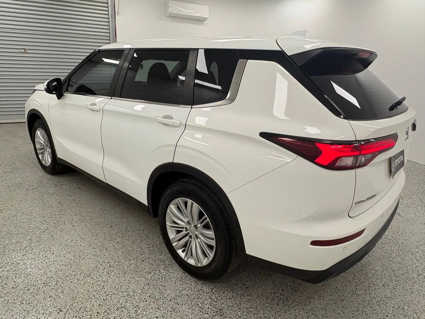 2022 Mitsubishi Outlander Gallery Image 5