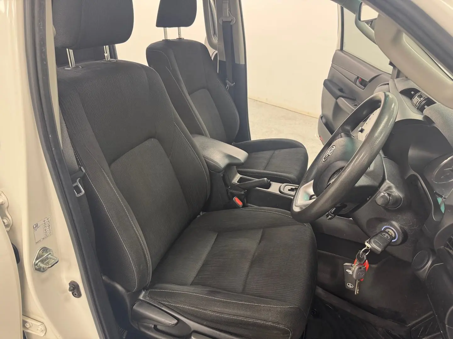 2021 Toyota Hilux Gallery Image 25