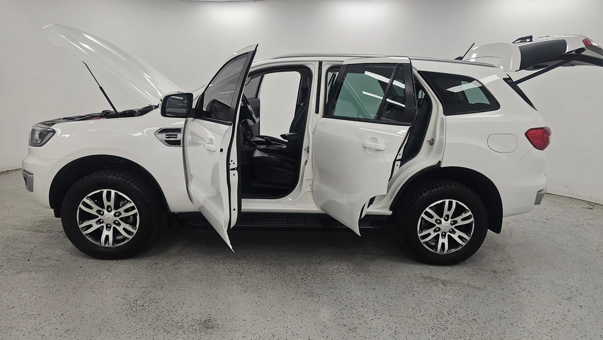 2022 Ford Everest Gallery Image 10