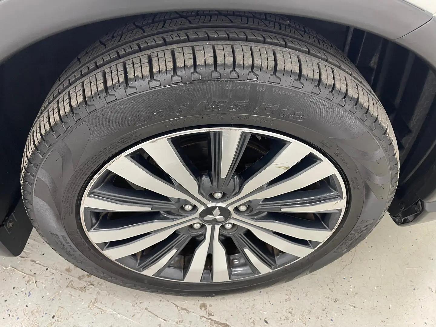 2019 Mitsubishi Outlander Gallery Image 17